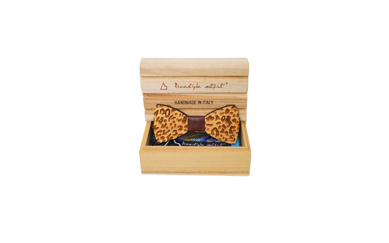 Papillon in Legno Leopardato
 nella scatola Freestyle Outfit