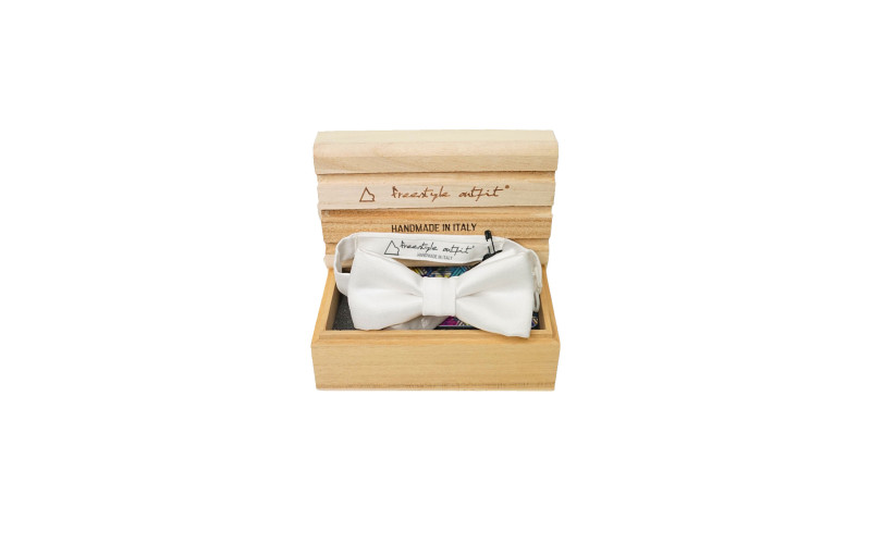 Papillon Bianco in raso elegante 
 nella scatola Freestyle Outfit
