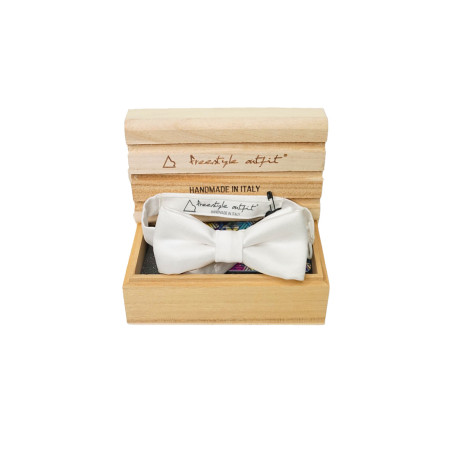 Papillon Bianco in raso elegante 
 nella scatola Freestyle Outfit