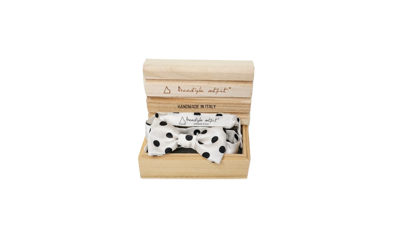 Papillon Bianco a Pois Neri in raso elegante nella scatola Freestyle Outfit