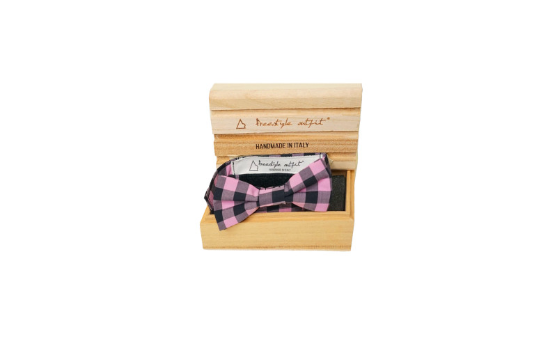 Papillon Rosa a Quadri Gradi nella scatola Freestyle Outfit